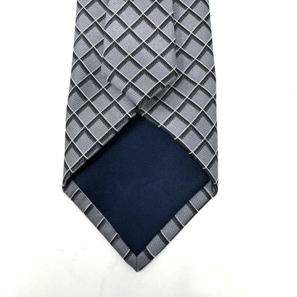 Michael Kors Men's Grey Silk 3D Square Pattern Excellent Condition